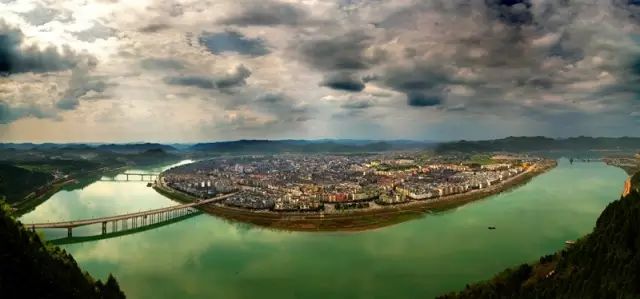 中國古鎮(zhèn)：淺析32個中國最美古鎮(zhèn)！