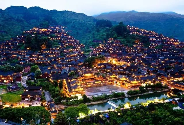 中國古鎮(zhèn)：淺析32個中國最美古鎮(zhèn)！