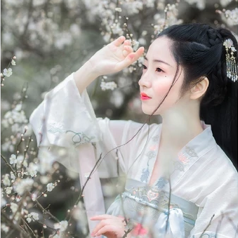 花香滿溢清新女生頭像，唯美古風(fēng)真人頭像