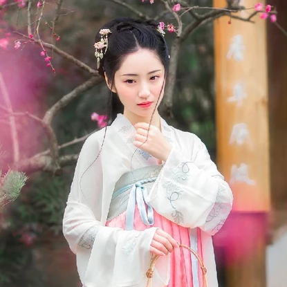 花香滿溢清新女生頭像，唯美古風(fēng)真人頭像