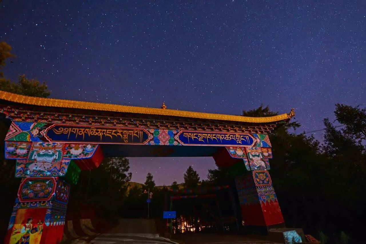 麗江·靈凈山舍，一花一木一世界！