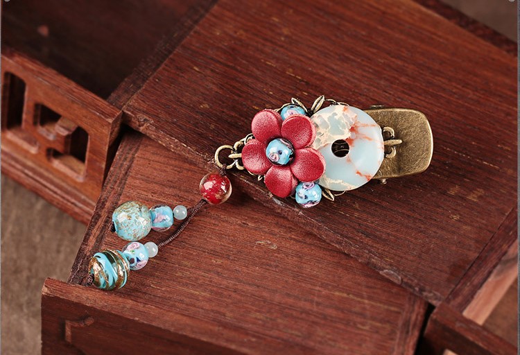 嬌雅動(dòng)人發(fā)夾，花香紅色古風(fēng)頭飾