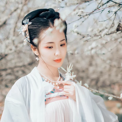 清新梨花芬芳女生頭像，唯美古風(fēng)真人頭像