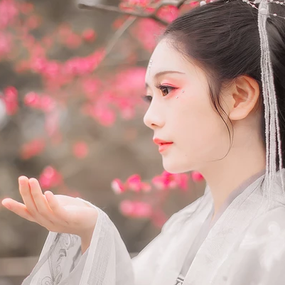 滿溢花香文藝女生頭像，唯美古風(fēng)真人頭像