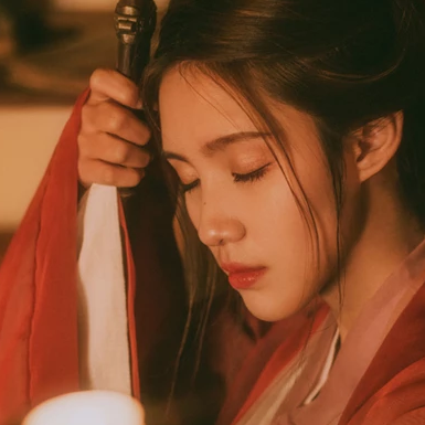 紅衣傷感喝酒女生頭像，唯美古風(fēng)真人頭像