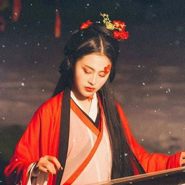 紅梅拂面女生頭像，唯美古風真人頭像