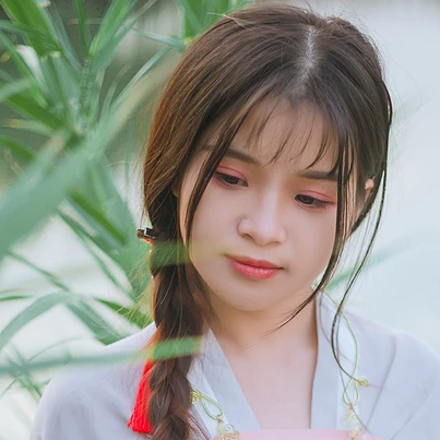 清新淑女持團(tuán)扇女生頭像，唯美古風(fēng)真人頭像