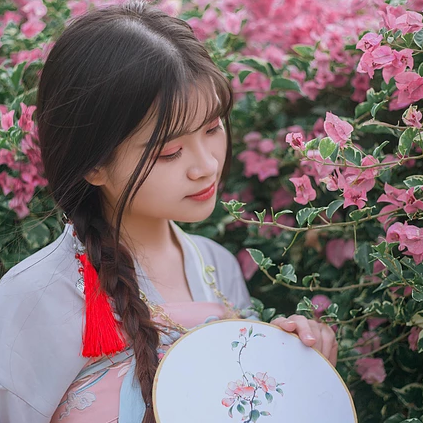 清新淑女持團(tuán)扇女生頭像，唯美古風(fēng)真人頭像