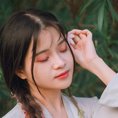 清新淑女持團(tuán)扇女生頭像，唯美古風(fēng)真人頭像
