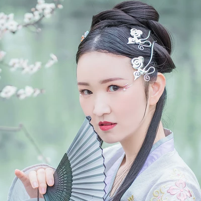 嬌艷花朵女生頭像，唯美古風(fēng)真人頭像