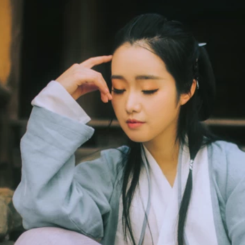 離別傷感帶折扇女生頭像，唯美古風(fēng)真人頭像