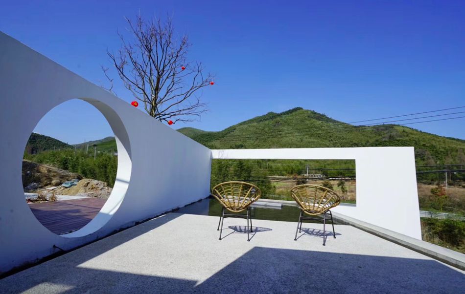 莫干山魚缸·花田美宿，旅途雖驅愁不如早還家