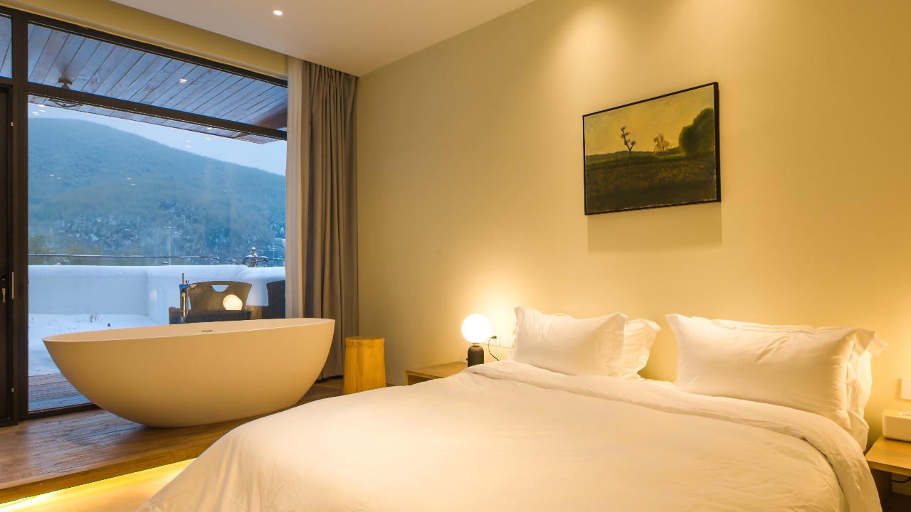 莫干山魚缸·花田美宿，旅途雖驅(qū)愁不如早還家