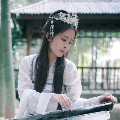 詩意琴女女生頭像，唯美古風真人頭像