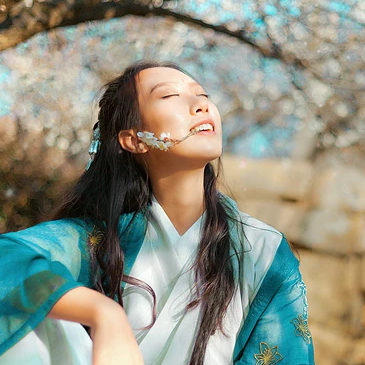 花開(kāi)半夏女生頭像，唯美古風(fēng)真人頭像