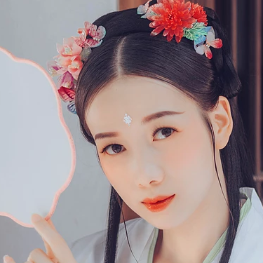 清新精致帶團(tuán)扇女生頭像，唯美古風(fēng)真人頭像