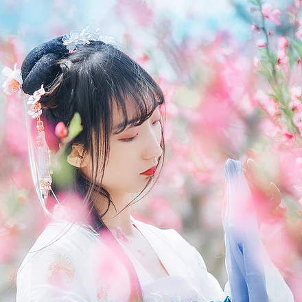 清新桃花女生頭像，唯美古風(fēng)真人頭像