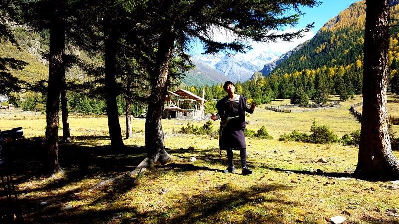 光和云朵·雪寶頂，喂馬劈柴看盡四季繁華