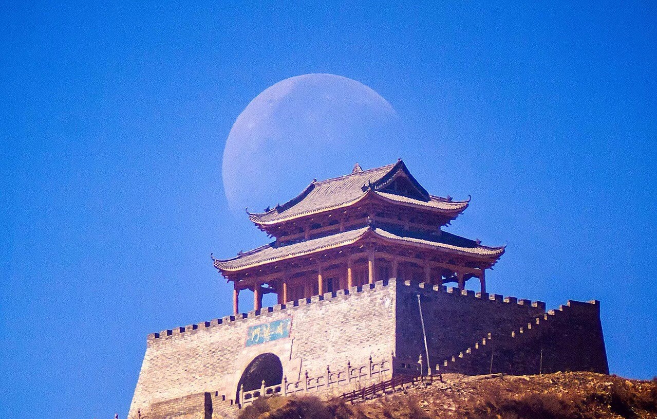 光和云朵·雪寶頂，喂馬劈柴看盡四季繁華