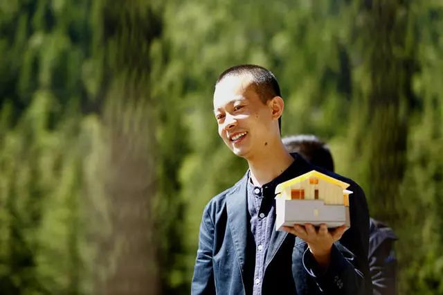 光和云朵·雪寶頂，喂馬劈柴看盡四季繁華