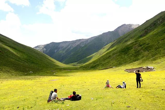 光和云朵·雪寶頂，喂馬劈柴看盡四季繁華