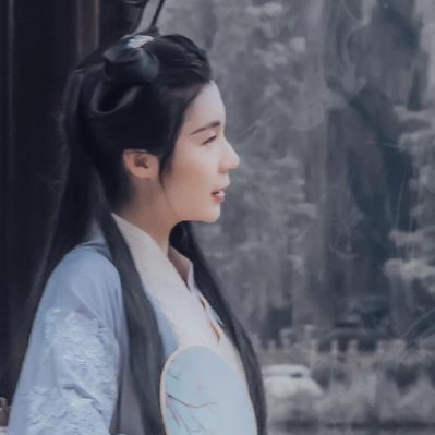 素雅復(fù)古帶傘女生頭像，唯美古風(fēng)真人頭像