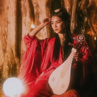 紅衣裳女生頭像，唯美古風(fēng)真人頭像