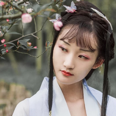 清新粉花女生頭像，唯美古風(fēng)真人頭像