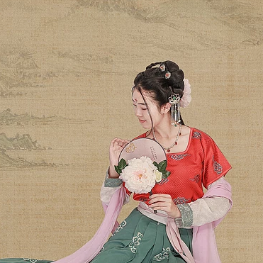 古典牡丹帶傘團(tuán)扇女生頭像，唯美古風(fēng)真人頭像