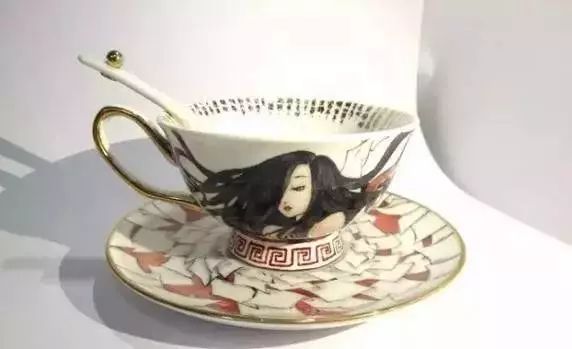 自帶仙氣的手繪插畫，古典與現(xiàn)代的巧妙結(jié)合