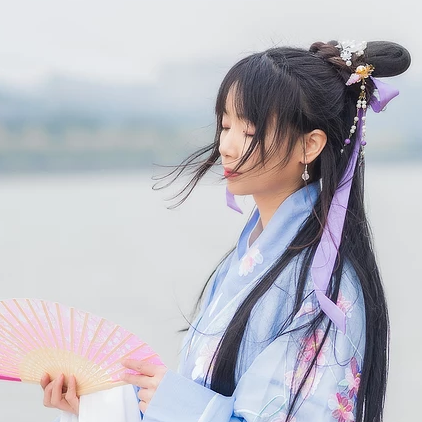 風(fēng)花雪月帶傘女生頭像，唯美古風(fēng)真人頭像