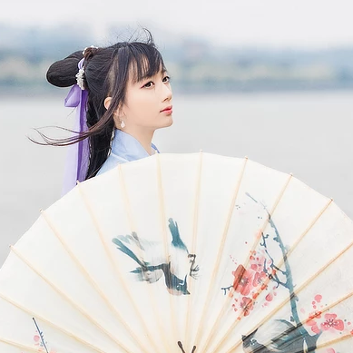 風(fēng)花雪月帶傘女生頭像，唯美古風(fēng)真人頭像