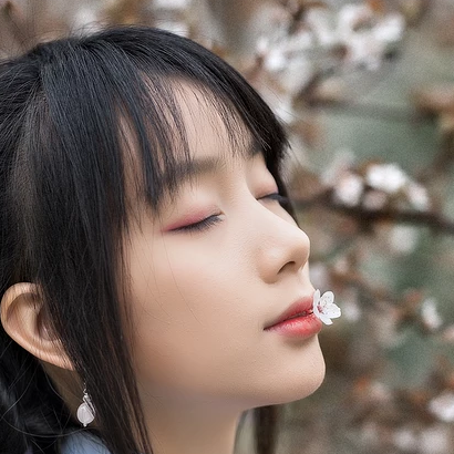 風(fēng)花雪月帶傘女生頭像，唯美古風(fēng)真人頭像