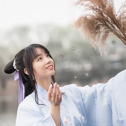 風(fēng)花雪月帶傘女生頭像，唯美古風(fēng)真人頭像