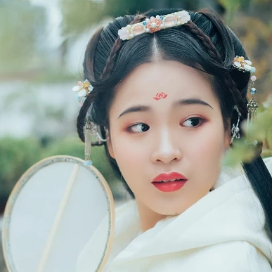 超萌可愛帶團(tuán)扇女生頭像，唯美古風(fēng)真人頭像