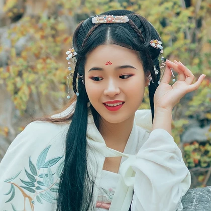 超萌可愛帶團(tuán)扇女生頭像，唯美古風(fēng)真人頭像