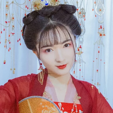 紅紗裙帶團(tuán)扇女生頭像，唯美古風(fēng)真人頭像