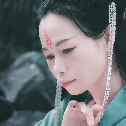 蓮花花開女生頭像，唯美古風(fēng)真人頭像