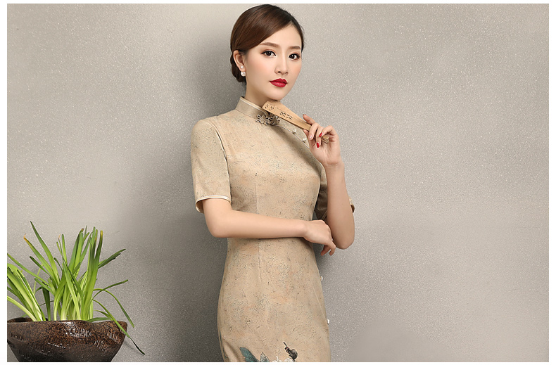 復(fù)古韻味旗袍，牡丹蝶香旗袍裙