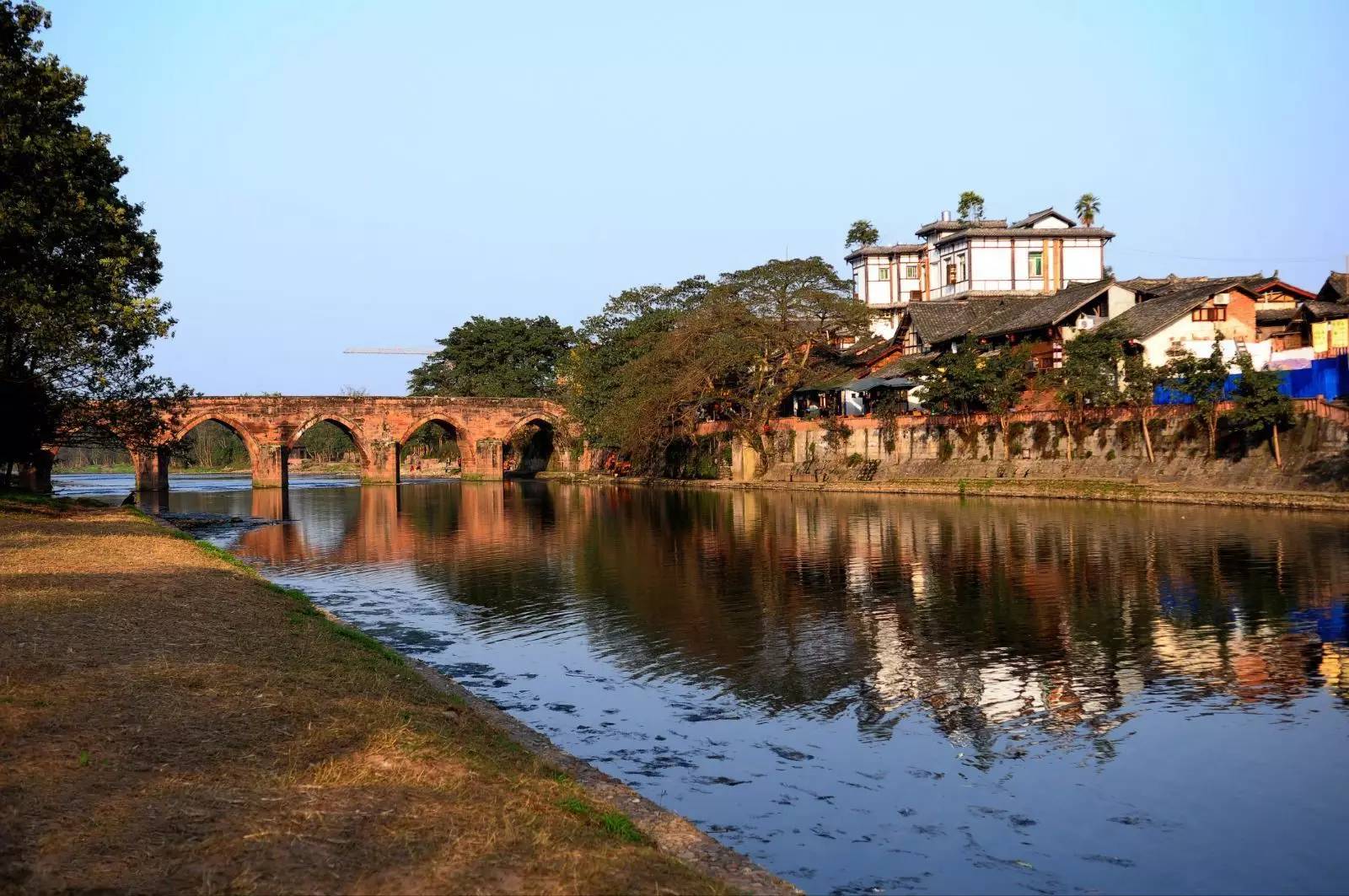 中國(guó)最適合私奔的10個(gè)古鎮(zhèn)：春暖花開旅途美麗！