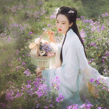 清新花朵帶傘女生頭像，唯美古風(fēng)真人頭像