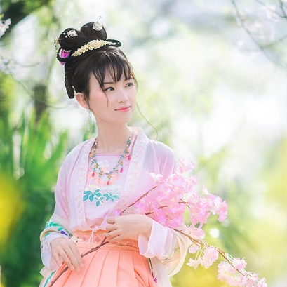 櫻粉清新女生頭像，唯美古風(fēng)真人頭像