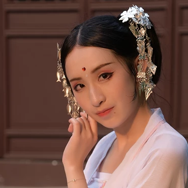 青山煙雨女生頭像，唯美古風(fēng)真人頭像