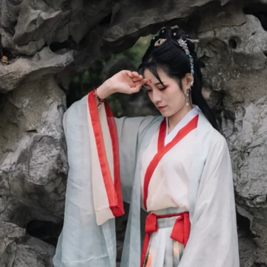 文藝春風(fēng)女生頭像，唯美古風(fēng)真人頭像