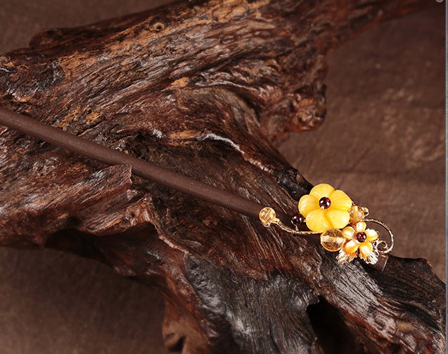 自然清新木簪子，淡黃花朵發(fā)簪頭飾