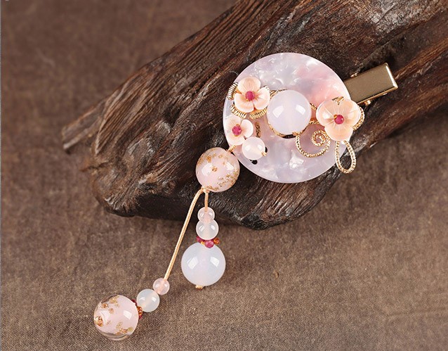 詩(shī)雅平安扣發(fā)夾，粉色浪漫桃花頭飾