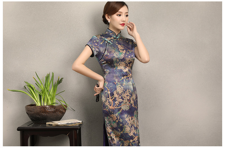 蒼翠復(fù)古修身旗袍，典雅印花旗袍裙