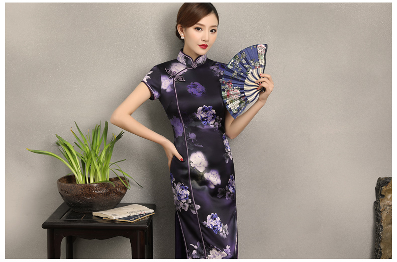 優(yōu)雅鏡花旗袍，清新藍色花旗袍裙