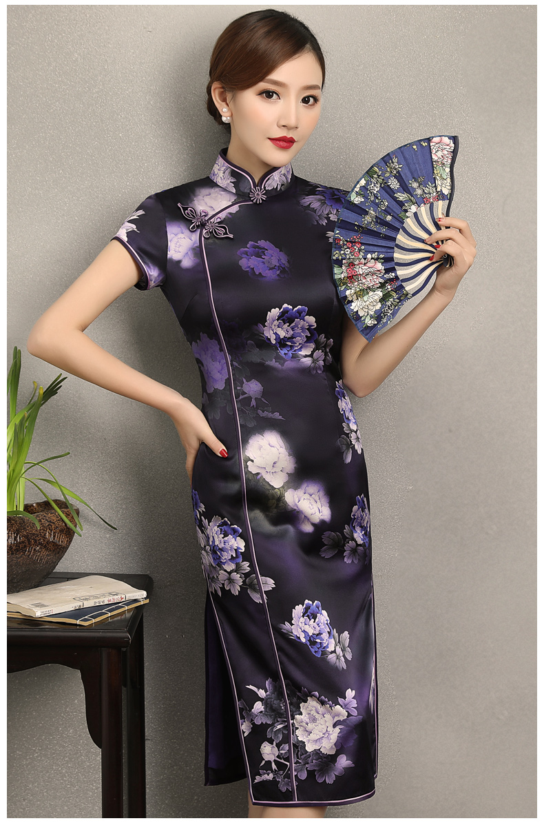 優(yōu)雅鏡花旗袍，清新藍色花旗袍裙