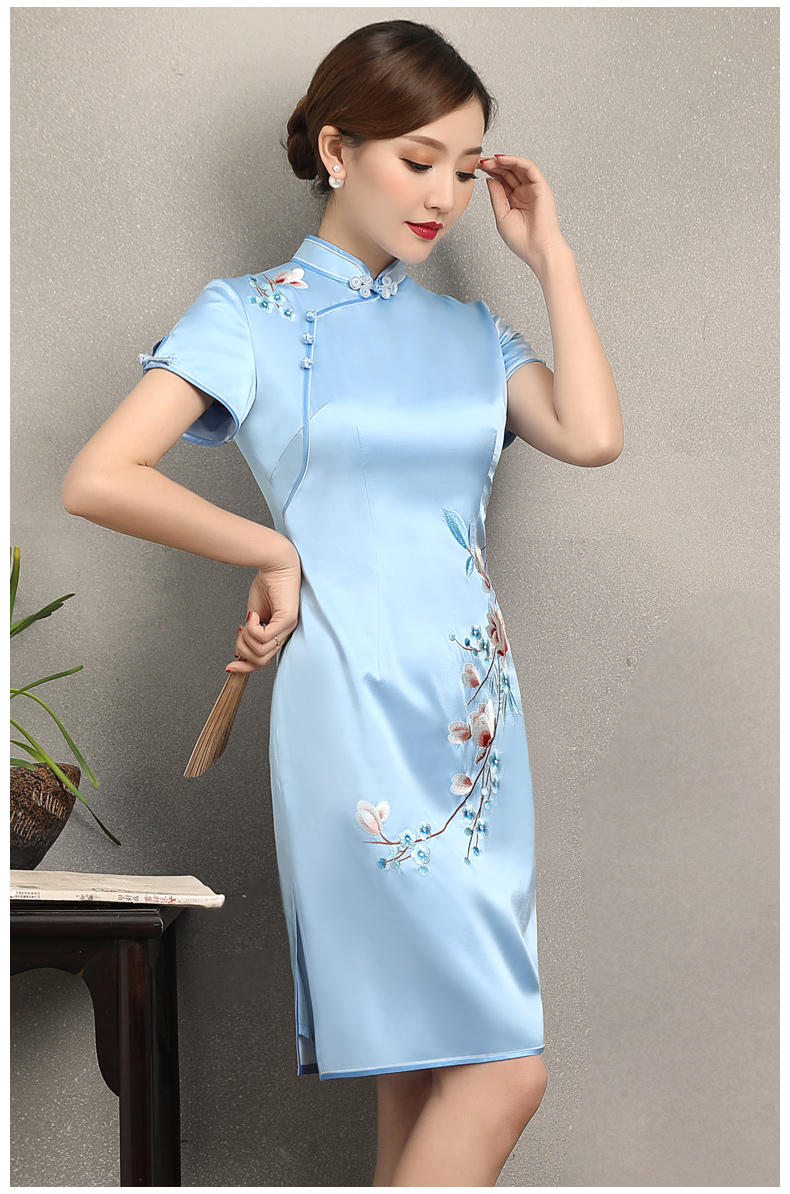 淡藍(lán)清新繡花旗袍，散香時尚旗袍裙
